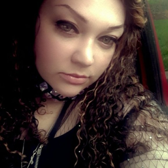 Meet your Posher, Christina - Picture 4 of 15